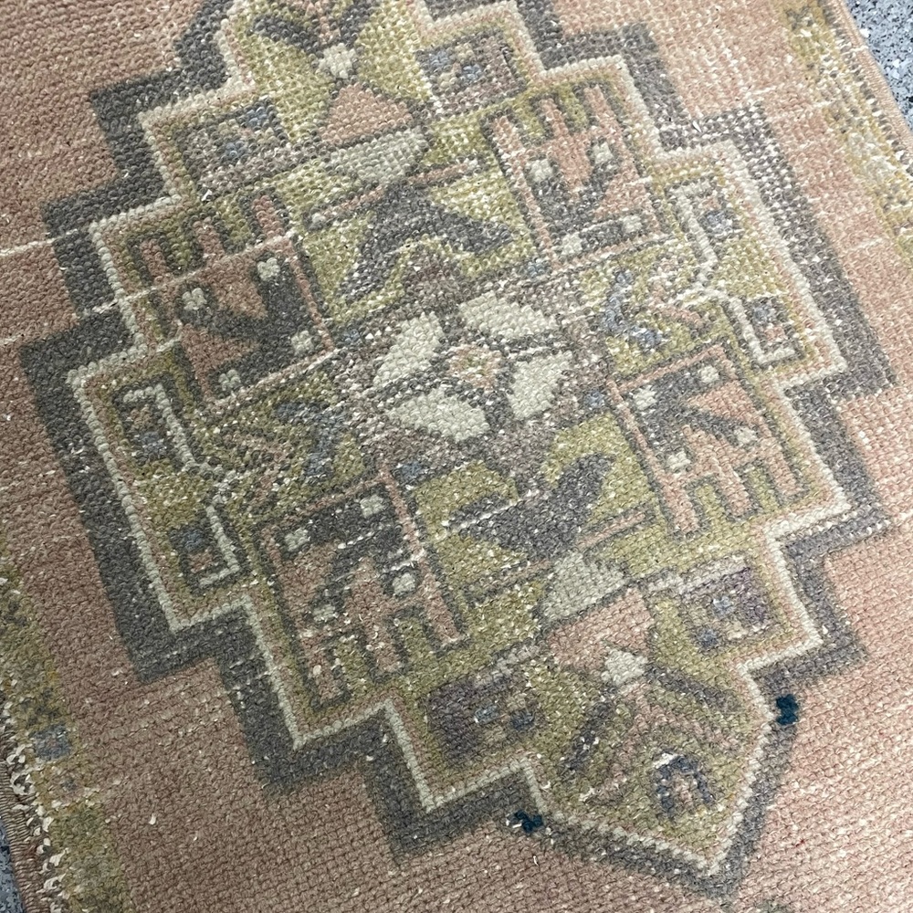 VINTAGE Turkish Rug - Picture 4 of 4